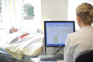 Proband und Ärztin im Studienzentrum des DDZ